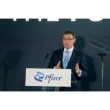 Un nou val de COVID-19 ar putea exploda. Ce avertizări a făcut directorul general al Pfizer