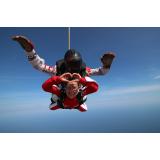 S-a deschis sezonul de parașutism la mare! Adrenalină și senzații tari pe litoral cu TNT Brothers
