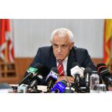 Petre Daea le recomandă rom&acirc;nilor să nu măn&acirc;nce făină de greieri: &bdquo;Lăsaţi-i să c&acirc;nte acolo unde sunt! Noi m&acirc;ncăm sarmale, c&acirc;rnaţi, ouă de găină&rdquo; 