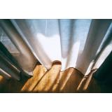 Perdele și draperii sau jaluzele: ce să alegi pentru casa ta