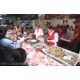 Plafonarea adaosului la alimentele de bază expiră &icirc;n 2 zile. Marcel Ciolacu se &icirc;nt&acirc;lneşte astăzi cu reprezentanţii magazinelor