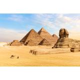 Primul rom&acirc;n care a zburat deasupra piramidelor din Egipt cu motoparapanta