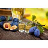 Finanțare de la Guvern pentru producătorii de țuică și pălincă. C&acirc;t costă o sticlă de tărie