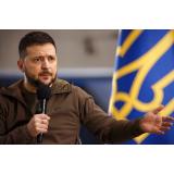 Zelenski: &bdquo;Situaţia din Donbas răm&acirc;ne extrem de dificilă. Un jurnalist francez a fost ucis&rdquo;