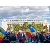 Rom&acirc;nii protestează &icirc;n fața Guvernului. Ce &icirc;i nemulțumește pe rom&acirc;ni