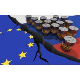 Rom&acirc;nii, direct afectați după embargoul impus petrolului rusesc. C&acirc;t vor costa benzina și motorina la pompă    