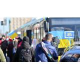 Rom&acirc;nii din Polonia: La granița cu războiul, viața e mai sigură. Țara a reușit să țină inflația sub control