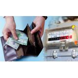 Rom&acirc;nii plătesc cu p&acirc;nă la 25% &icirc;n plus la gaze și 15% la curent, deși energia s-a ieftinit. Motivul