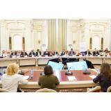 Salarii și sporuri mai mari pentru demnitari, din noiembrie: &bdquo;Să fim bogaţi şi cinstiţi şi ţara o va duce mai bine" 