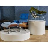 The Visionary Lab, Vitra și Levi&rsquo;s, elaborează Icons Re/Outfitted - o expoziție alternativă