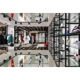 Descoperă cele mai prestigioase colecții exclusive și branduri de streetwear