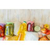 Scumpiri din pix la alimentele de bază. Consiliul Concurenței investighează 13 producători de ulei, unt și zahăr pentru posibile &icirc;nțelegeri de stabilire a prețurilor