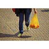 Tăvălugul scumpirilor continuă. Și punga de cumpărături costă mai mult