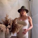 Sensy, pe ultima sută de metri cu sarcina. A ales deja numele copilului: &bdquo;Este chiar din Biblie &rdquo;