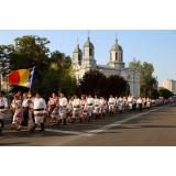 Peste un sfert de milion de rom&acirc;ni &icirc;şi sărbătoresc ziua numelui de Sf&acirc;ntul Dumitru