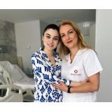 Theo Rose și Anghel Damian au ajuns acasă cu fiul lor: &bdquo;Ni l-a pus &icirc;n brațe sănătos pe Sasha Ioan&rdquo;