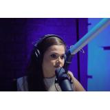 Theo Rose, moment de sinceritate &icirc;n fața fanilor. Vedeta a vorbit despre infidelitate: &bdquo;Se alege praful de noi ca nație&rdquo;