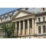 Cele mai preferate universități din Rom&acirc;nia de tinerii absolvenți. Ce facultăți sunt pe placul noii generații