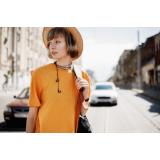 Cele mai bune tricouri pentru femei- ce culori trebuie să alegi?