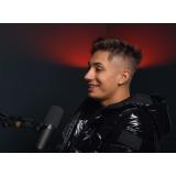 Yny Sebi c&acirc;știgă sume fabuloase din muzică. T&acirc;nărul, gest de milioane pentru părinții și bunica lui: &bdquo;P&acirc;nă la urmă, ei m-au crescut&rdquo;