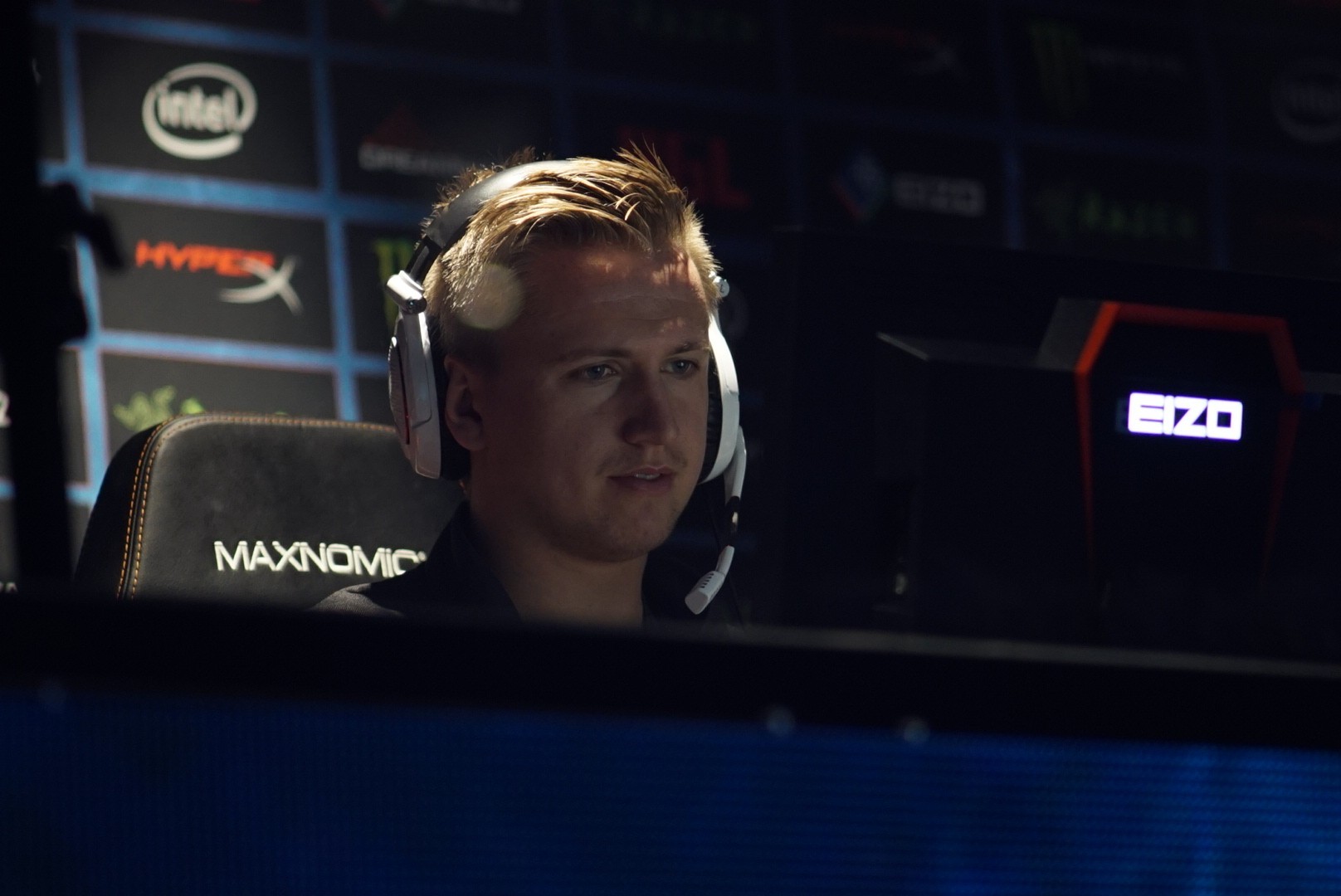 Rain cs go возраст. Jkaem cs. Конфиг кс го игрок. Jkaem cs go. Niko mouse grip.