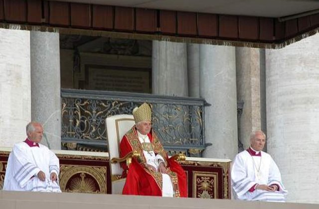 Doar 14 % dintre britanici vor sa il vada pe Papa