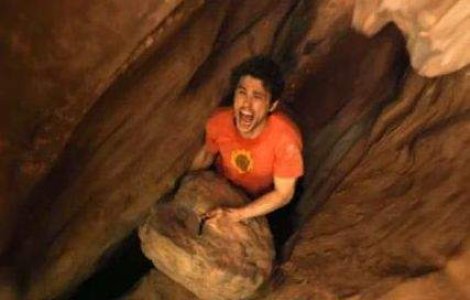 Trei spectatori au lesinat in timp ce vizionau "127 hours"