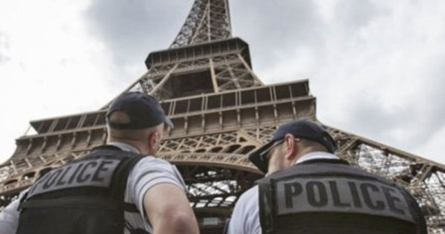 Romani arestati in Franta, dupa ce au furat lame de ras si jocuri video. Prejudiciu de sute de mii de euro