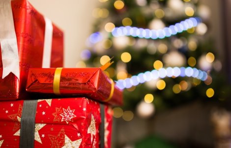 Cum sa impachetezi cadourile in mai putin de 15 secunde