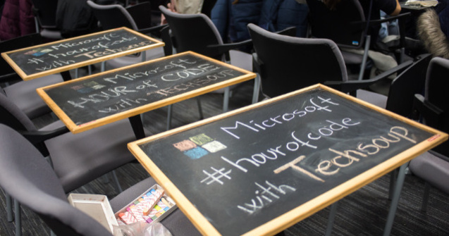 700 de elevi de gimnaziu si liceu din Romania au participat la tutorialele de programare "Minecraft"