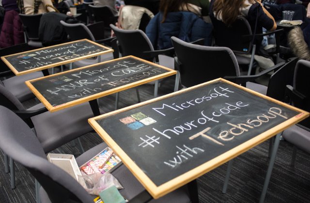 700 de elevi de gimnaziu si liceu din Romania au participat la tutorialele de programare "Minecraft"