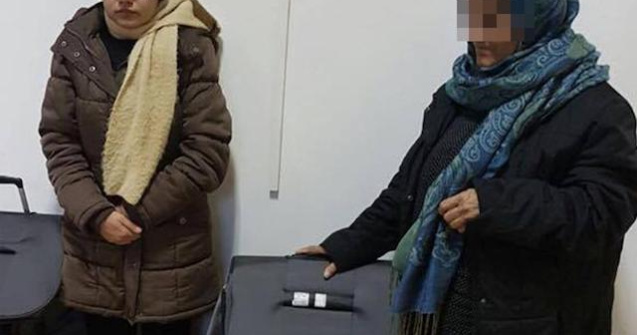 Arad: Doua femei afgane, gasite la granita, ascunse in geamantane, intr-un tren