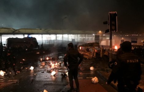Atac terorist in Istanbul: 38 de oameni au murit, 166 au fost raniti