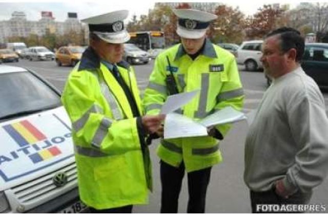 Politistului ii este interzis sa declare sau sa participe la greve, potrivit legii