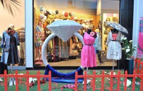 S-a prabusit tavanul unui centru comercial din Bucuresti