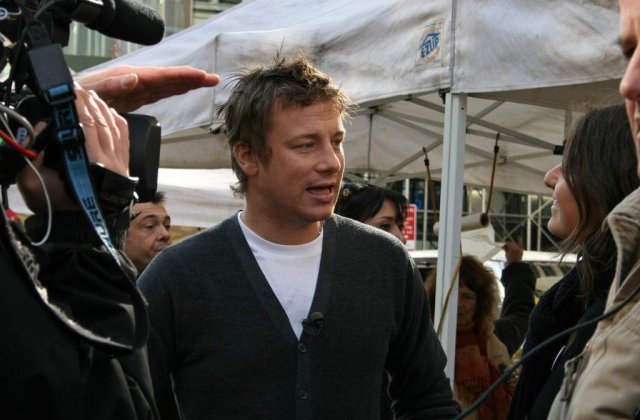Jamie Oliver, din nou tatic