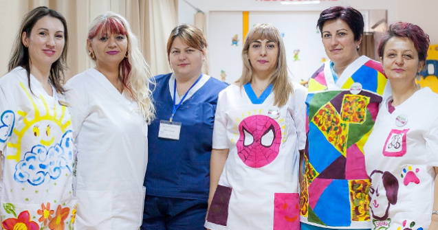 Ziua Halatelor Colorate, initiativa pentru copiii care se tem de medic