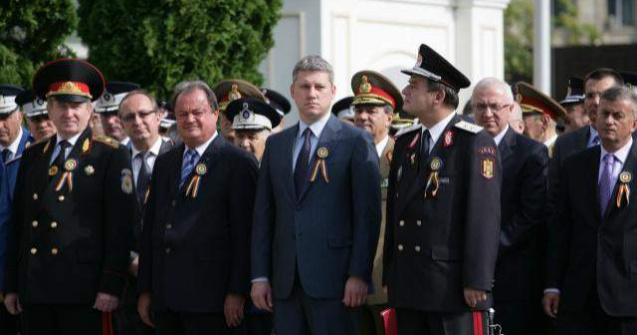 Politistii protestatari, amenintati de Blaga