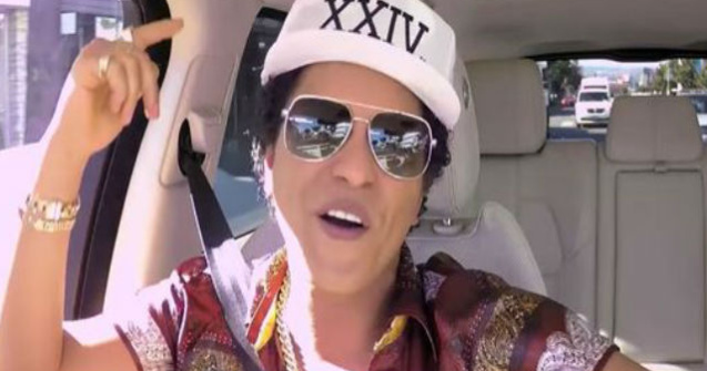 Trebuie sa il vezi pe Bruno Mars facand karaoke in masina