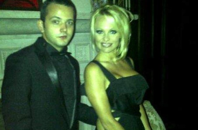 Vizita Pamelei Anderson in Romania, un mare fas?
