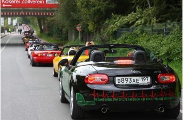 Cea mai lunga coloana de roadstere Mazda MX-5 - Record mondial!