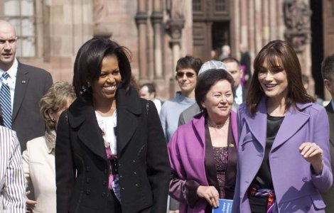  Video : Carla Bruni: Michelle Obama nu mi-a zis niciodata ca viata la Casa Alba e un "iad"