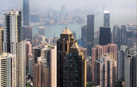 Cod ROSU de poluare in China, unde mai multe fabrici si scoli au fost inchise