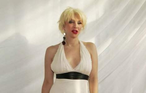 Courtney Love spune povestea vietii sale
