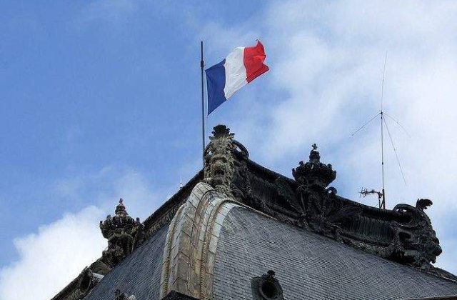 Amenintarea terorista, arma politica pentru Guvernul francez?