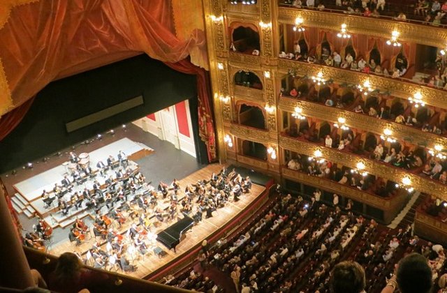 [Update] Un barbat a fost gasit mort in cladirea Operei Romane