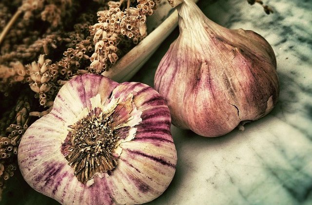 Ce se intampla in corp in 24 de ore dupa ce ai mancat sase catei de usturoi copt