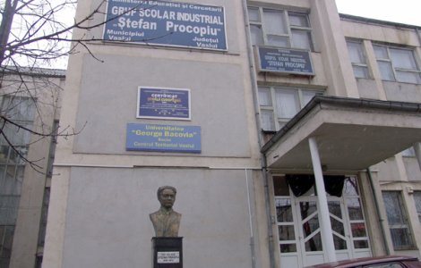 Elev din Vaslui, transportat la spital dupa ce a fost batut de un coleg in timpul orelor