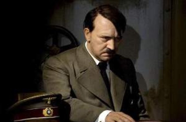 Tricouri naziste, vandute la Paris