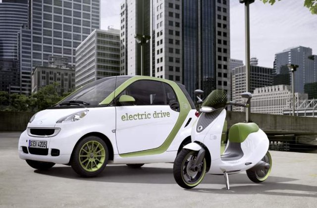 Un scuter electric de la smart - Sa fie oare viitorul transportului urban rapid?